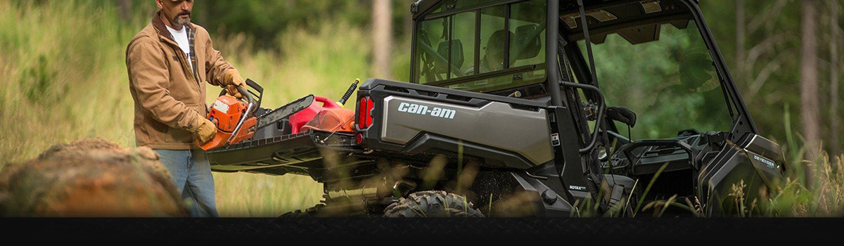 2017-Can-am-DEFENDER-HD10-Working-in-the-farm for sale in Agri Center, Hutchinson, Kansas